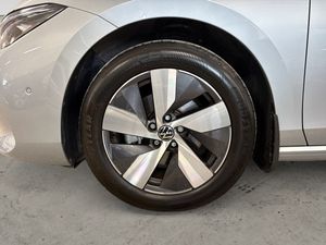 Volkswagen Passat bild 4