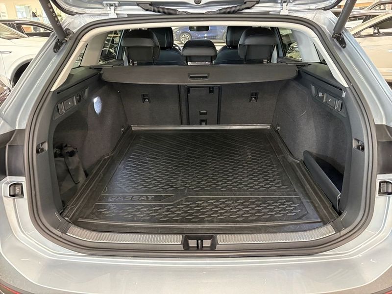 Volkswagen Passat bild 8