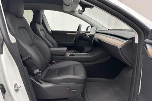 Tesla Model Y bild 7