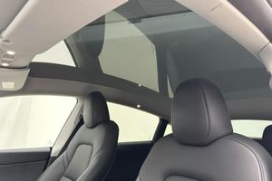 Tesla Model Y bild 18