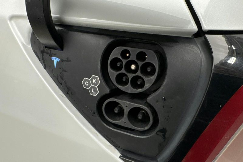 Tesla Model Y bild 23
