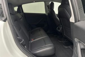 Tesla Model Y bild 8