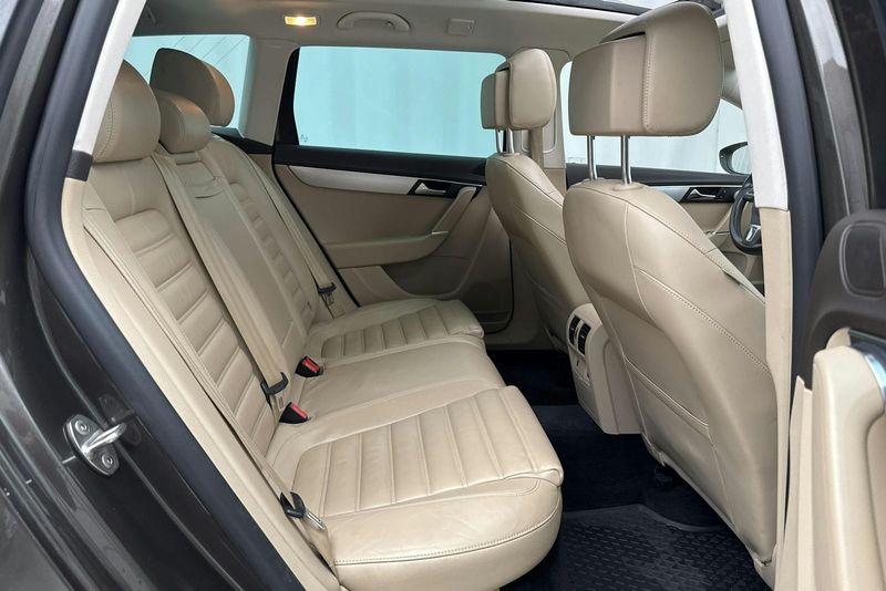 Volkswagen Passat bild 8