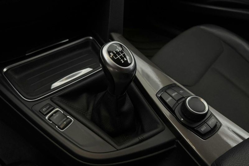 BMW 320 bild 13