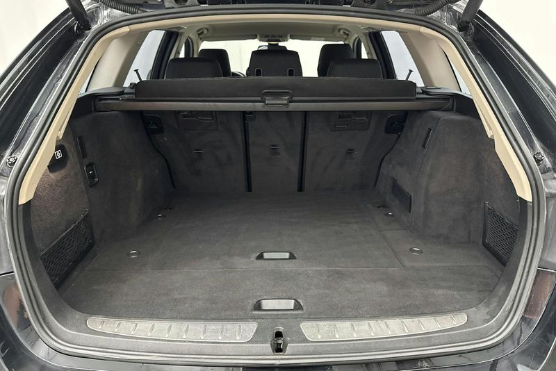 BMW 320 bild 9