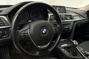BMW 320 bild 14