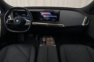 BMW iX bild 6