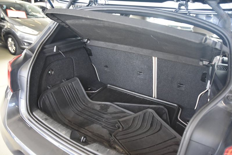 BMW 118 bild 14
