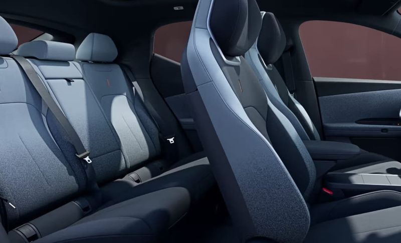 Lynk & Co 02 bild 7