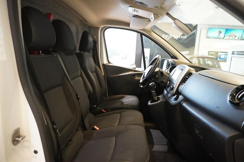 Nissan NV300 bild 14