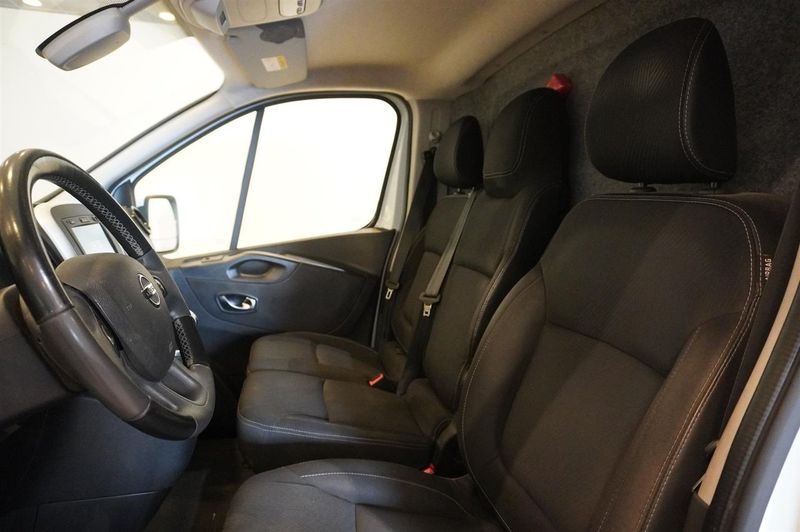 Nissan NV300 bild 21