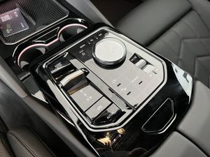 BMW i5 bild 8