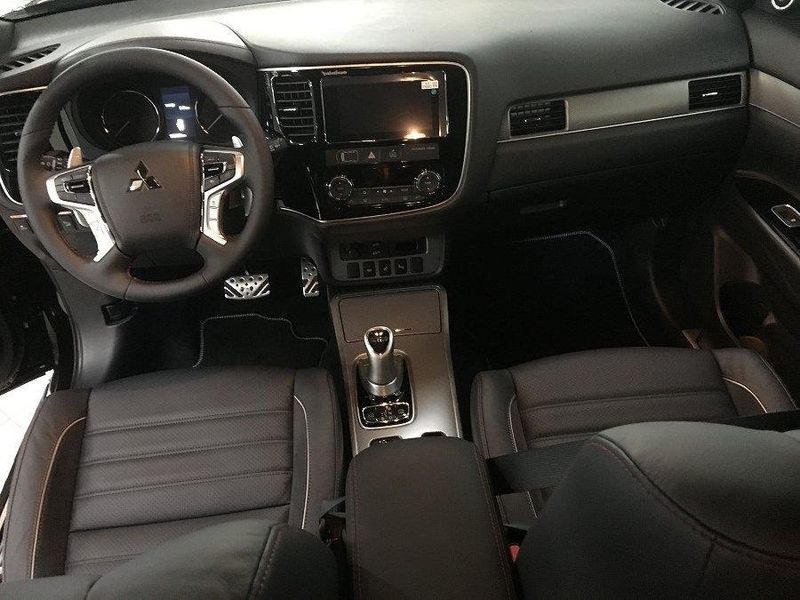 Mitsubishi Outlander bild 3