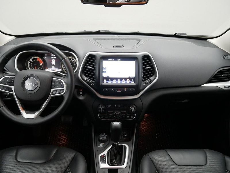 Jeep Cherokee bild 8