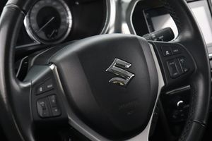 Suzuki Vitara bild 17