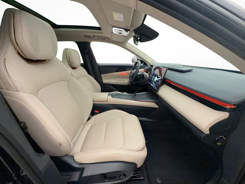 Lynk & Co 08 bild 25