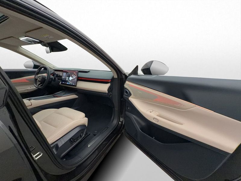 Lynk & Co 08 bild 26