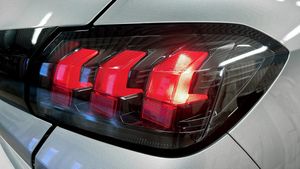 Peugeot 208 bild 14