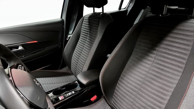 Peugeot 208 bild 8