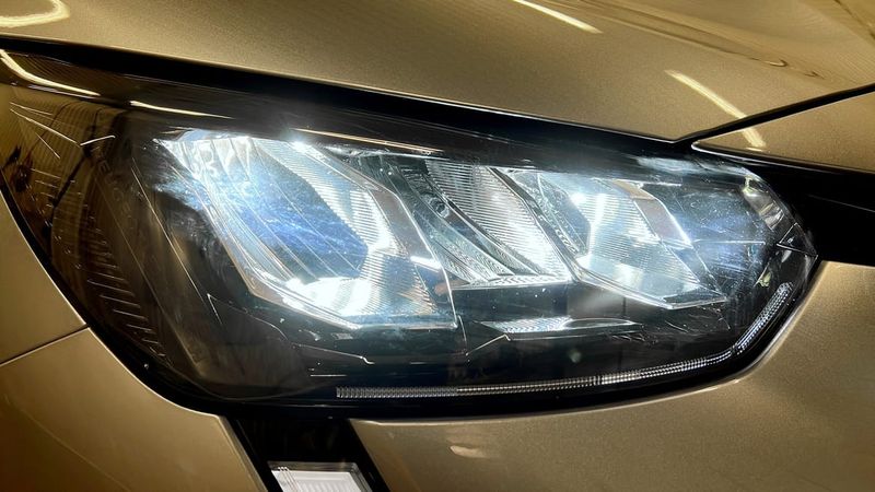 Peugeot 208 bild 13
