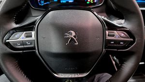 Peugeot 208 bild 18