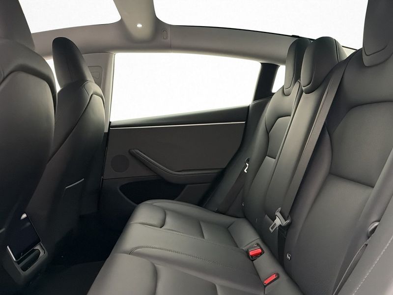 Tesla Model 3 bild 15