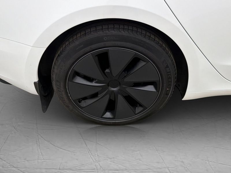 Tesla Model 3 bild 35