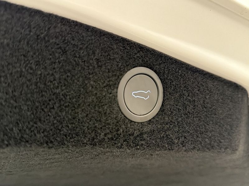 Tesla Model 3 bild 30