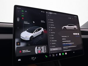 Tesla Model 3 bild 28