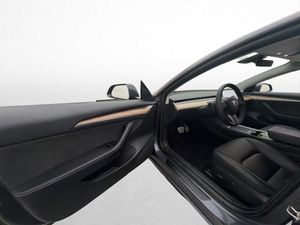 Tesla Model 3 bild 9