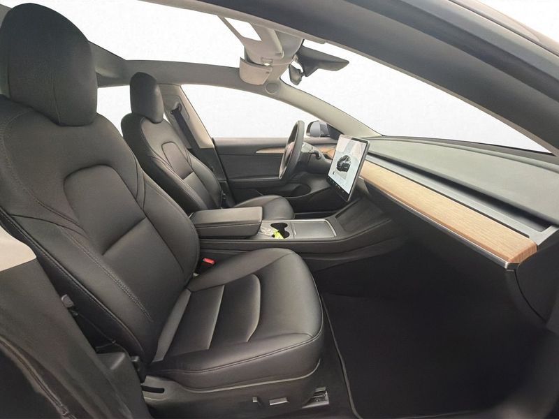 Tesla Model 3 bild 13