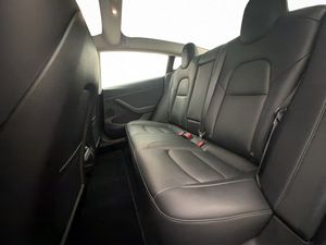 Tesla Model 3 bild 15