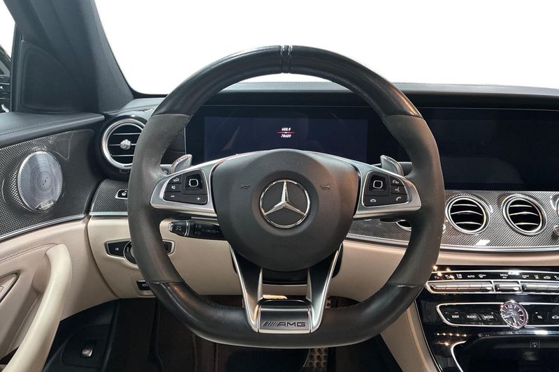 Mercedes E63 AMG bild 16