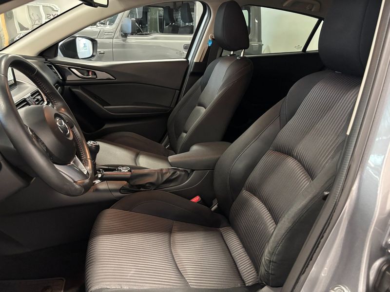 Mazda 3 bild 4