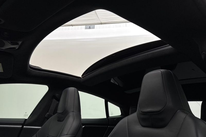 Tesla Model S bild 15