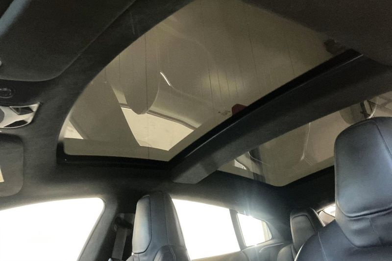 Tesla Model S bild 14