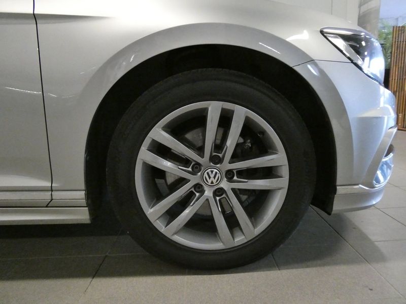Volkswagen Passat bild 6