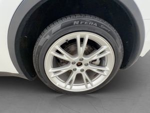Tesla Model Y bild 30