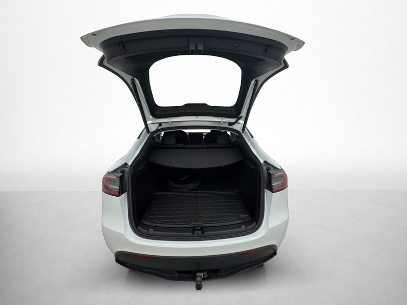 Tesla Model Y bild 11