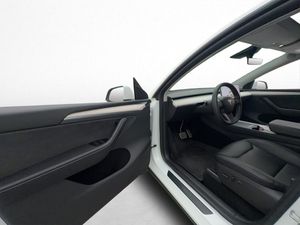 Tesla Model Y bild 13