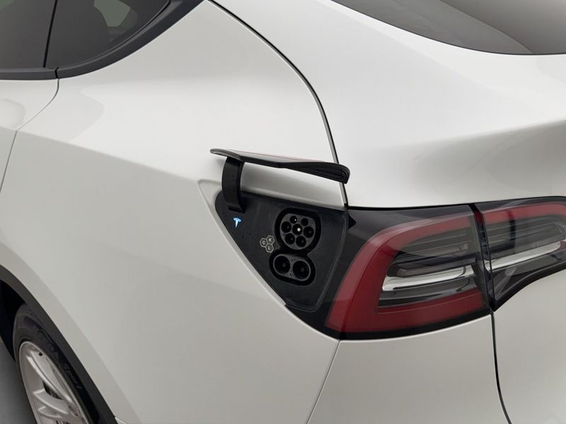 Tesla Model Y bild 35