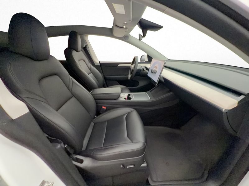 Tesla Model Y bild 27