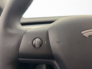 Tesla Model Y bild 17