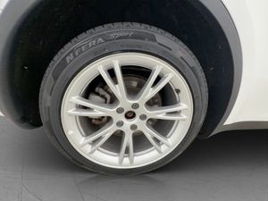 Tesla Model Y bild 31
