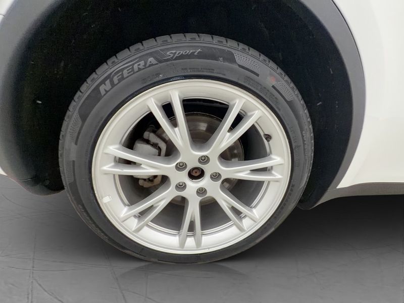 Tesla Model Y bild 31