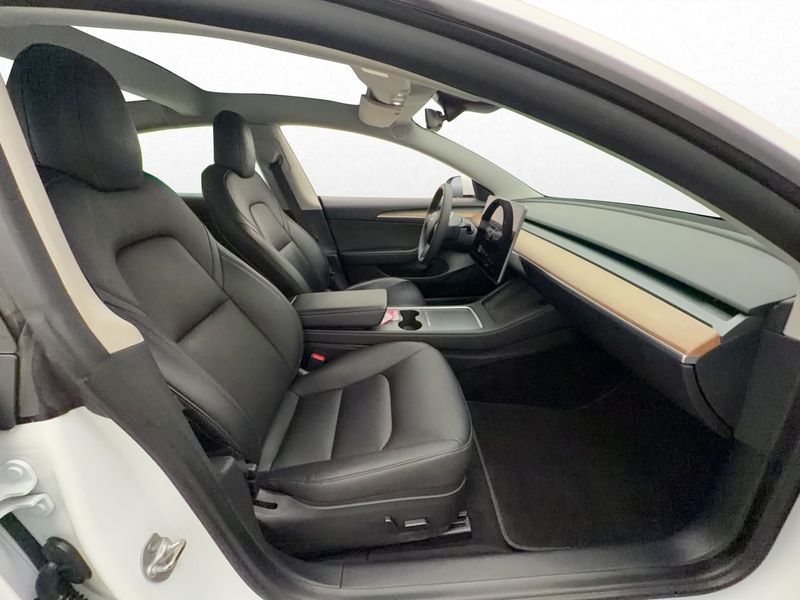 Tesla Model 3 bild 18