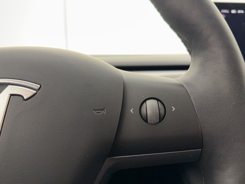 Tesla Model 3 bild 29