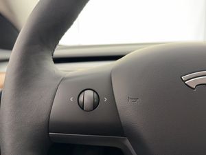 Tesla Model 3 bild 30