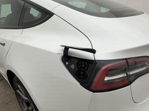 Tesla Model 3 bild 32