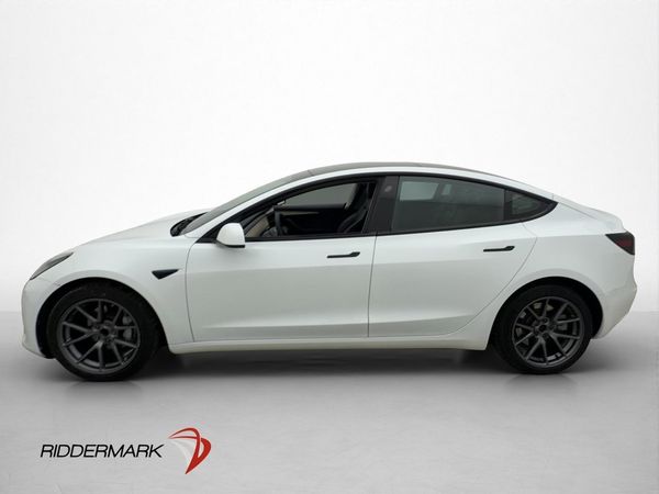 Tesla Model 3 Standard Range AP Skinn Pano En Brukare 283hk - 2022